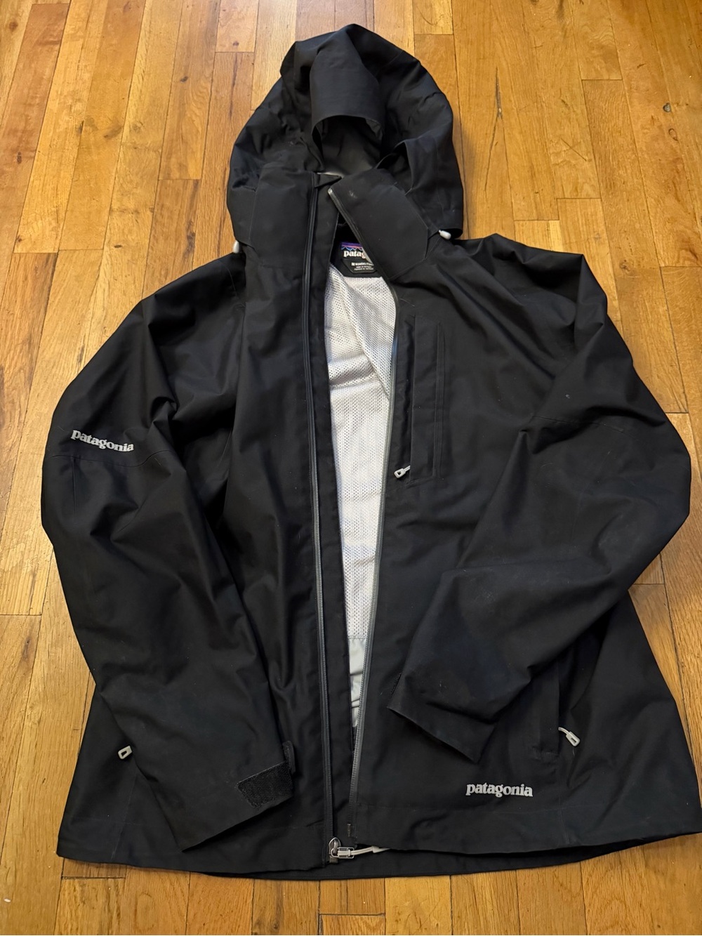 Patagonia Women’s Black Waterproof Hooded ski belt, Jacket Recco - size medium - Picture 2 of 6